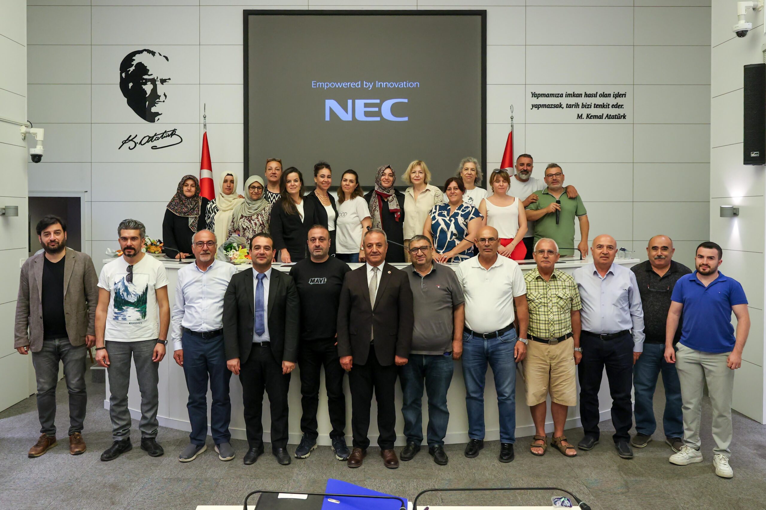 Buca Belediyesi ve Derneğimizden Ortak Adım: Uyuşturucuyla Mücadele Paneli Yoğun İlgi Gördü